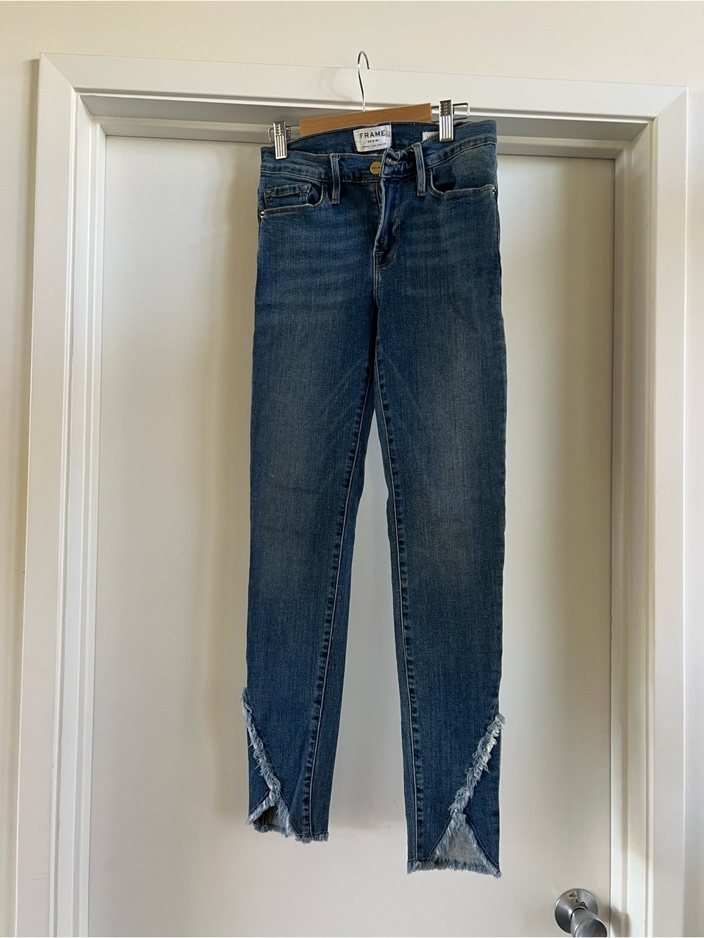 Frame Denim Dark Blue Skinny Jeans with Frayed Split Hem